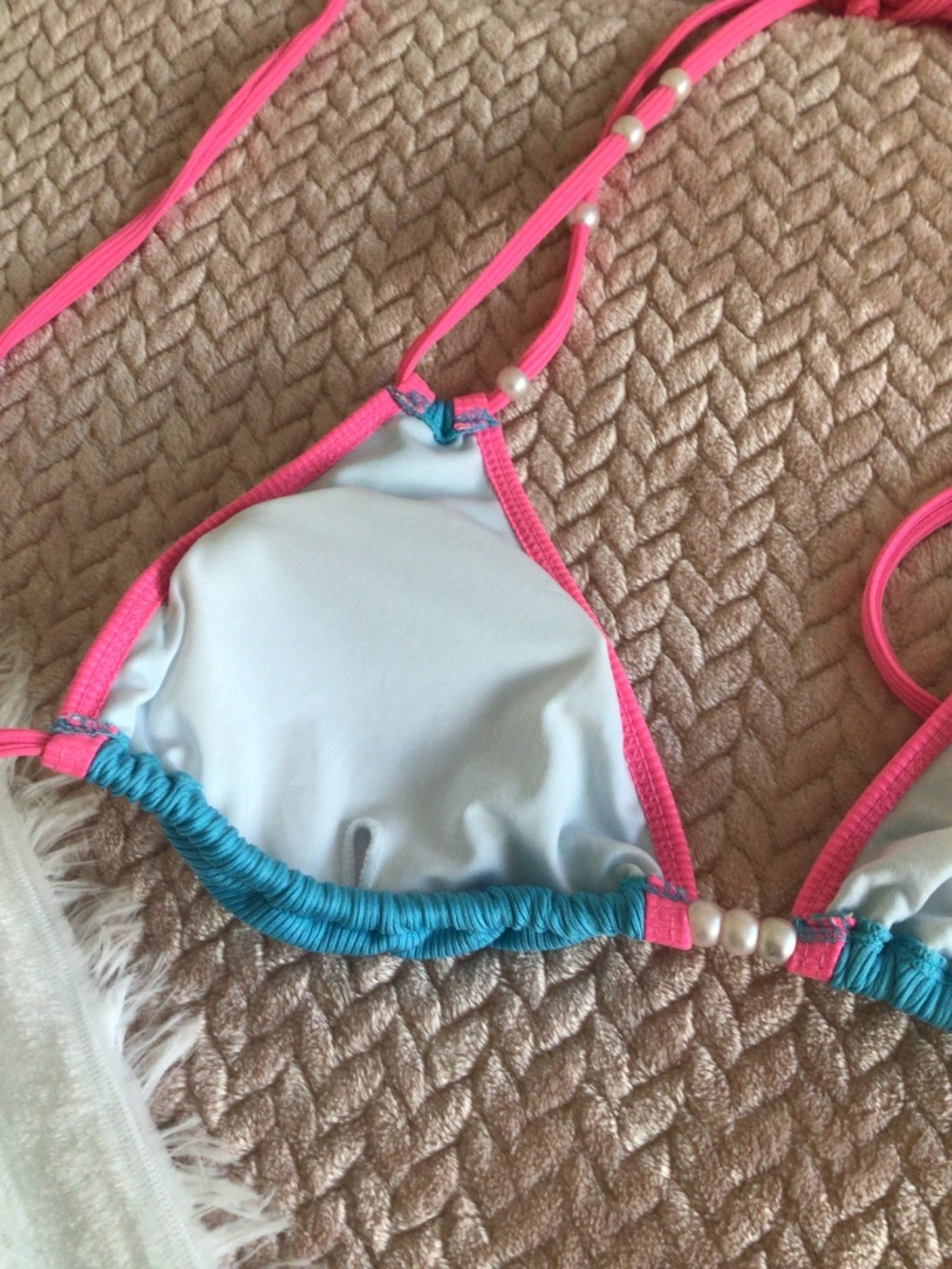 Bikini - Picture 5 of 8